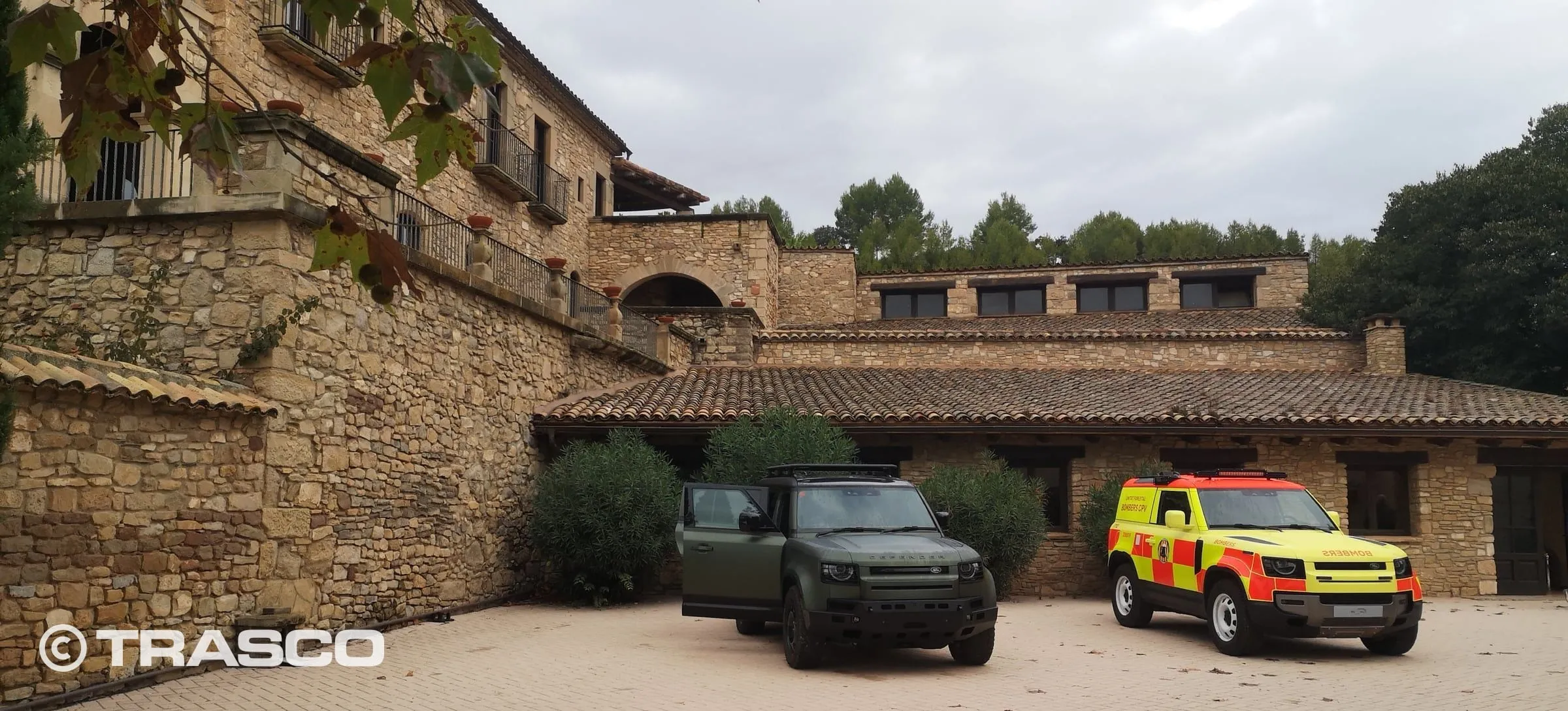 Defender devant le domaine de Les Comes