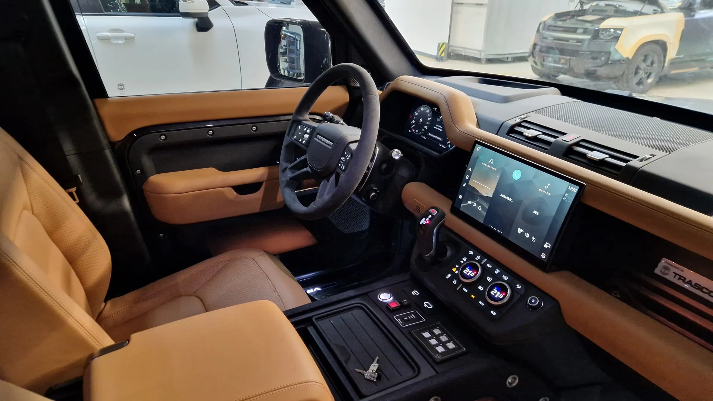 Innenraum des Defender 130 A-KIP® mit Bedienpanel