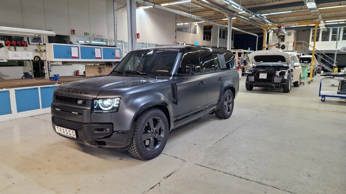 Defender 130 A-KIP® in der TRASCO-Fertigung in Bremen