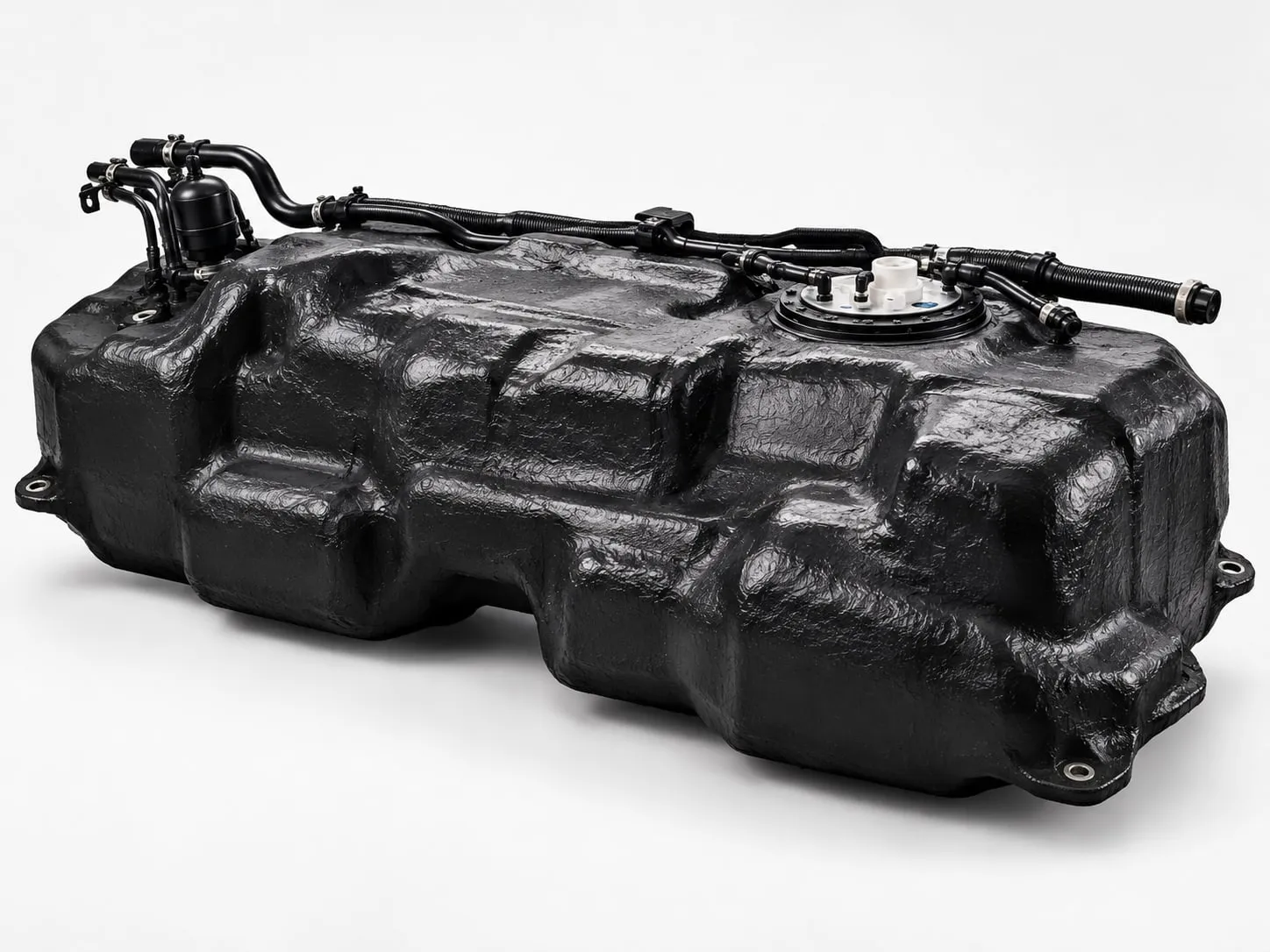 Réservoir de carburant recouvert du revêtement de protection auto-obturant