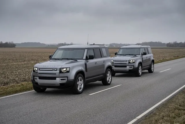 Two Defender A-KIP® driving in convoy formation
