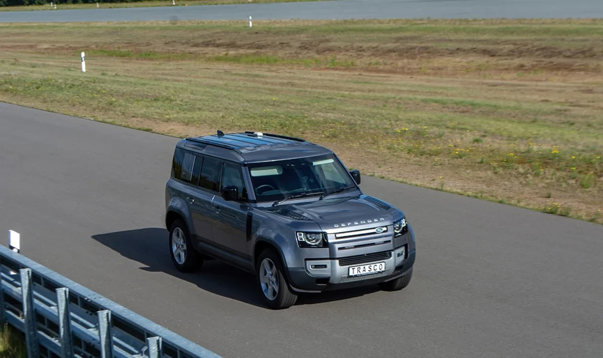 Defender A-KIP® dans le virage relevé de l’anneau de vitesse d’ATP Papenburg